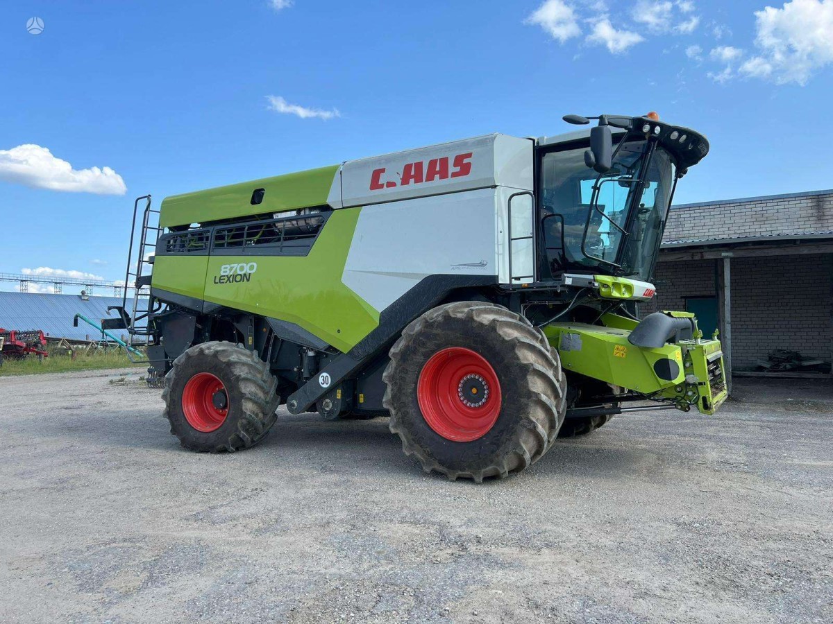 Lexion 8700