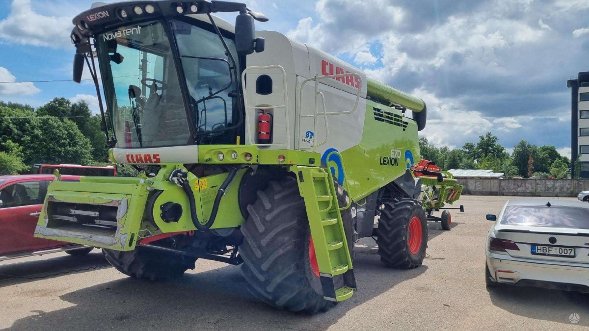 Lexion 670 4WD